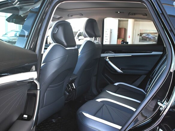 2026 Geely Atlas II, чёрный, 3449990 рублей - вид 12