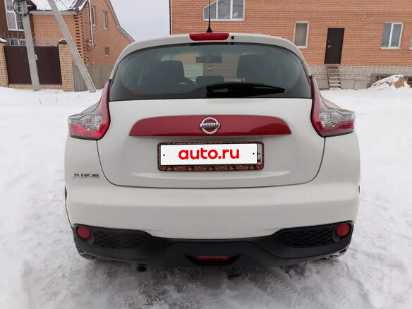 2015 Nissan Juke I Рестайлинг, белый - вид 4