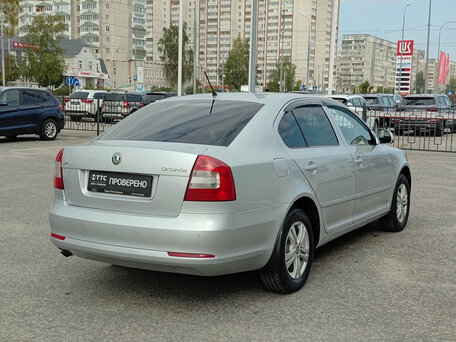 2011 Skoda Octavia II (A5) Рестайлинг, серебристый, 575000 рублей, вид 5