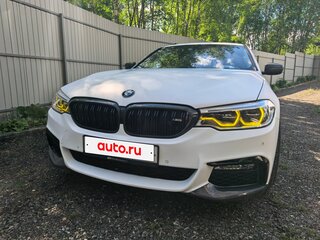 2017 BMW 5 серии 540i xDrive VII (G30/G31/G38), белый, 2850000 рублей, вид 3