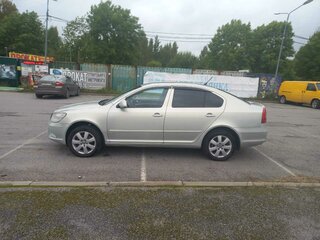 2011 Skoda Octavia II (A5) Рестайлинг, серебристый, 700000 рублей, вид 4