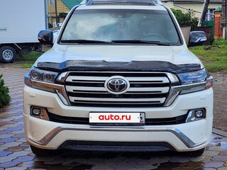 2017 Toyota Land Cruiser 200 Series Рестайлинг 2, белый, 6500000 рублей, вид 2