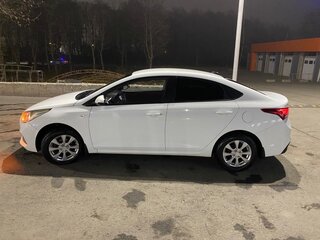 2018 Hyundai Solaris II, белый, 930000 рублей, вид 4