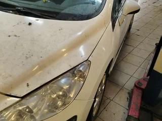 2010 Peugeot 308 I, белый, 250000 рублей, вид 4