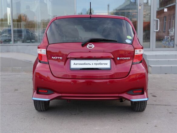 2018 Nissan Note e-Power II Рестайлинг, красный, 1155000 рублей - вид 5