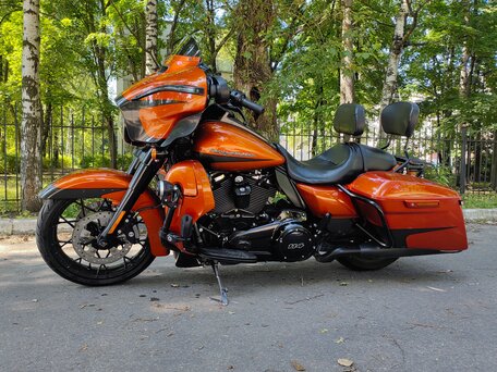 2020 Harley-Davidson Street Glide Special, оранжевый, 1550000 рублей, вид 2