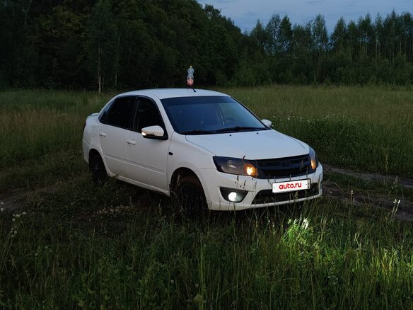 2018 Lada (ВАЗ) Granta I, белый, 400000 рублей - вид 3