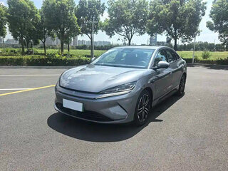 2026 BYD Qin L, серебристый, 2029099 рублей, вид 3