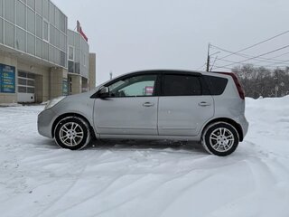 2010 Nissan Note I Рестайлинг, серебристый, 630000 рублей, вид 5