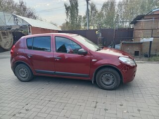 2010 Renault Sandero I, красный, 500000 рублей, вид 2