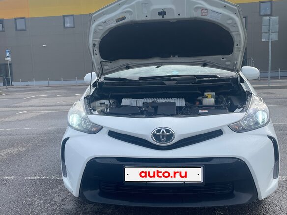 2016 Toyota Prius v (+) I Рестайлинг (ZVW40/41), белый - вид 19