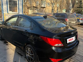 2015 Hyundai Solaris I Рестайлинг, чёрный, 450000 рублей, вид 2