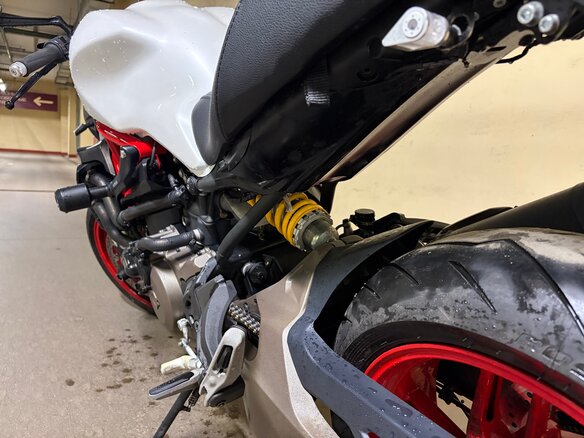 2015 Ducati Monster 821, белый, 490000 рублей - вид 6