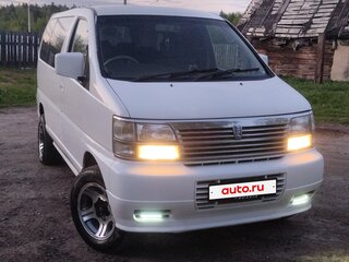 1997 Nissan Elgrand I (E50), белый, 880000 рублей, вид 2