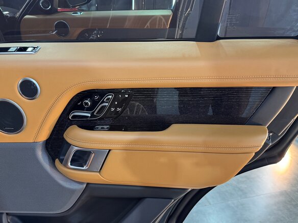 2021 Land Rover Range Rover IV Рестайлинг, серый, 9550000 рублей - вид 14