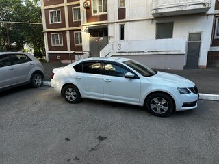 2018 Skoda Octavia III (A7) Рестайлинг, белый, 1440000 рублей, вид 2