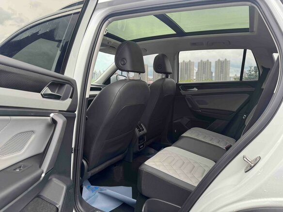 2023 Volkswagen Tayron I Рестайлинг, белый, 2440000 рублей - вид 15