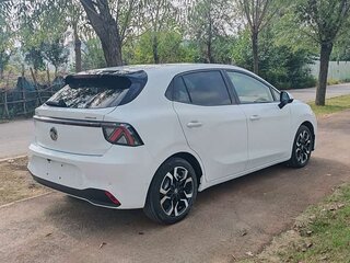 2025 MG 4 EV 53.95 kWh II, белый, 1770000 рублей, вид 4