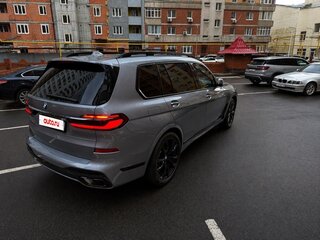 2023 BMW X7 40i I (G07) Рестайлинг, серый, 7500000 рублей, вид 4