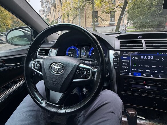 2017 Toyota Camry VII (XV50) Рестайлинг 2, чёрный, 1910000 рублей - вид 7
