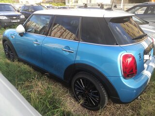 2019 Mini Hatch Cooper III (F55/F56) Рестайлинг, голубой, 1660000 рублей, вид 4