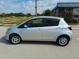2011 Toyota Vitz III (XP130), серый, 695000 рублей, вид 4