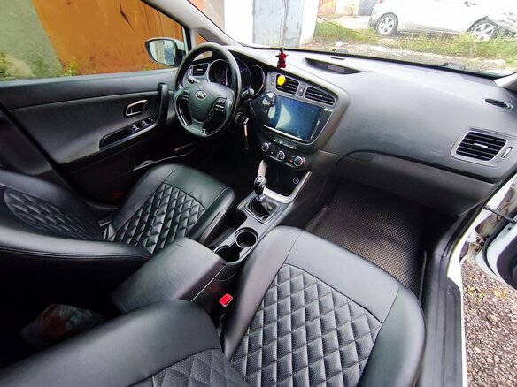 2014 Kia Ceed II, белый, 980000 рублей - вид 8