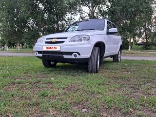 2013 Chevrolet Niva I Рестайлинг, белый, 759000 рублей, вид 2
