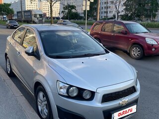2014 Chevrolet Aveo II, серебристый, 780000 рублей, вид 1