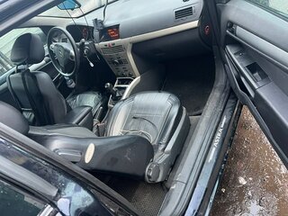 2007 Opel Astra GTC H Рестайлинг, чёрный, 350000 рублей, вид 5