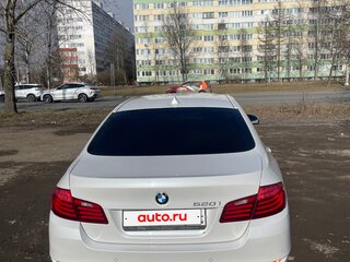2014 BMW 5 серии 520i VI (F10/F11/F07) Рестайлинг, белый, 2000000 рублей, вид 3