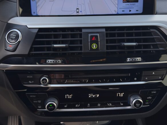 2019 BMW X3 20i xDrive III (G01), белый, 3900000 рублей - вид 30