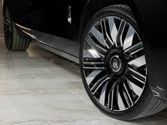 2026 Rolls-Royce Ghost Extended II Рестайлинг (Series II), чёрный, 68566496 рублей - вид 18