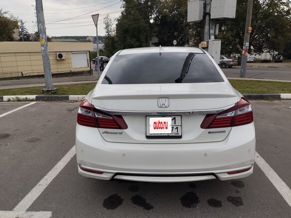 2017 Honda Accord IX Рестайлинг, белый, 2000000 рублей - вид 10