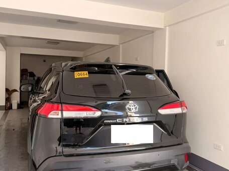 2024 Toyota Corolla Cross I, чёрный, 2430000 рублей, вид 3