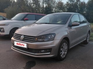 2017 Volkswagen Polo V Рестайлинг, бежевый, 900000 рублей, вид 1