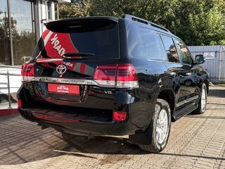 2015 Toyota Land Cruiser 200 Series Рестайлинг 2, чёрный, 4349000 рублей, вид 3