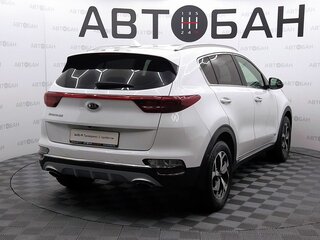 2018 Kia Sportage IV Рестайлинг, белый, 2015000 рублей, вид 3