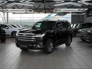 2026 Toyota Land Cruiser 300 Series, чёрный, 31581660 рублей, вид 1