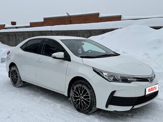 2018 Toyota Corolla XI (E160, E170, E180) Рестайлинг 1, белый, 1760000 рублей, вид 3