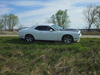 2019 Dodge Challenger III Рестайлинг 2, белый, 3500000 рублей, вид 3