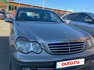 2006 Mercedes-Benz C-Класс 230 II (W203) Рестайлинг, серебристый, 650000 рублей, вид 3
