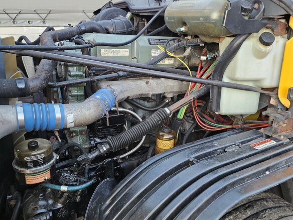 1999 Freightliner Century Class, жёлтый, 2650000 рублей - вид 5