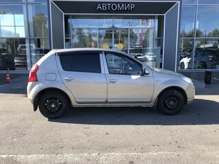 2011 Renault Sandero I, бежевый, 550000 рублей, вид 4