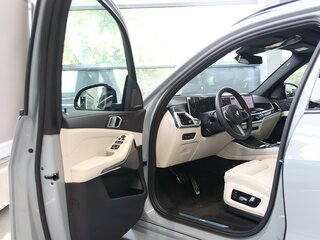 2025 BMW X5 40i IV (G05/G18) Рестайлинг, серый, 15500000 рублей, вид 5