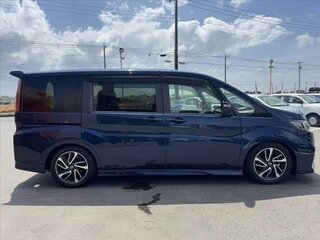 2018 Honda Stepwgn Spada V Рестайлинг, синий, 2350000 рублей, вид 5