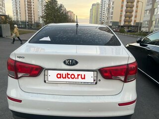 2016 Kia Rio III Рестайлинг, белый, 999000 рублей, вид 3