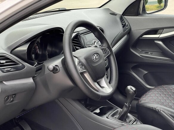 2018 Lada (ВАЗ) Vesta SW I, серебристый, 930000 рублей - вид 7
