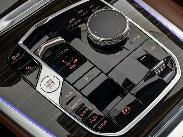 2023 BMW X7 40d I (G07) Рестайлинг, серый, 11350000 рублей - вид 21