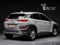 2022 Hyundai Kona I Рестайлинг, серебристый, 1792400 рублей - вид 2
